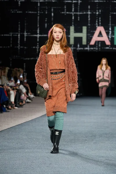 Look 11